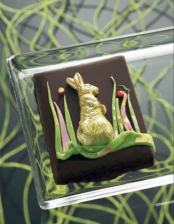 Lapin en chocolat décoré avec OR OROGOURMET